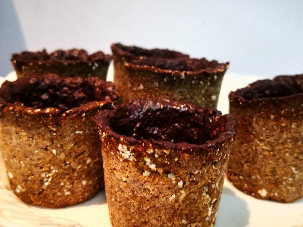 【视频食谱】巧克力燕麦曲奇杯