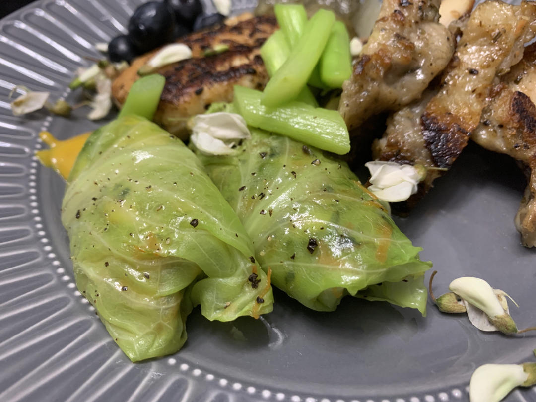 槐花创意新吃法—深夜食堂包菜卷（无麸质纯素）附椒盐馅料配方
