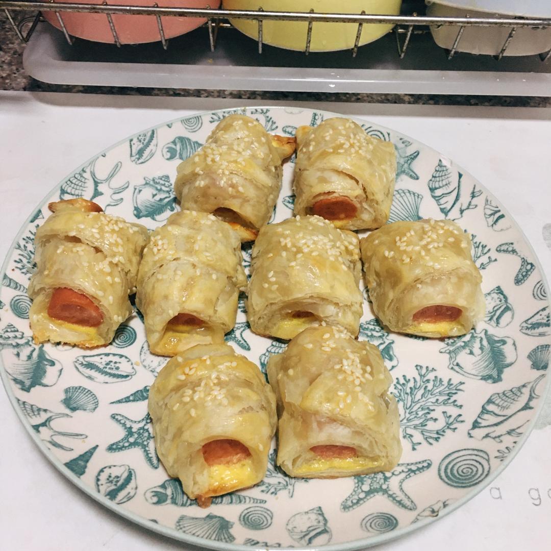 香肠酥皮卷：手抓饼皮还能这样吃，不用和面快速搞定早餐