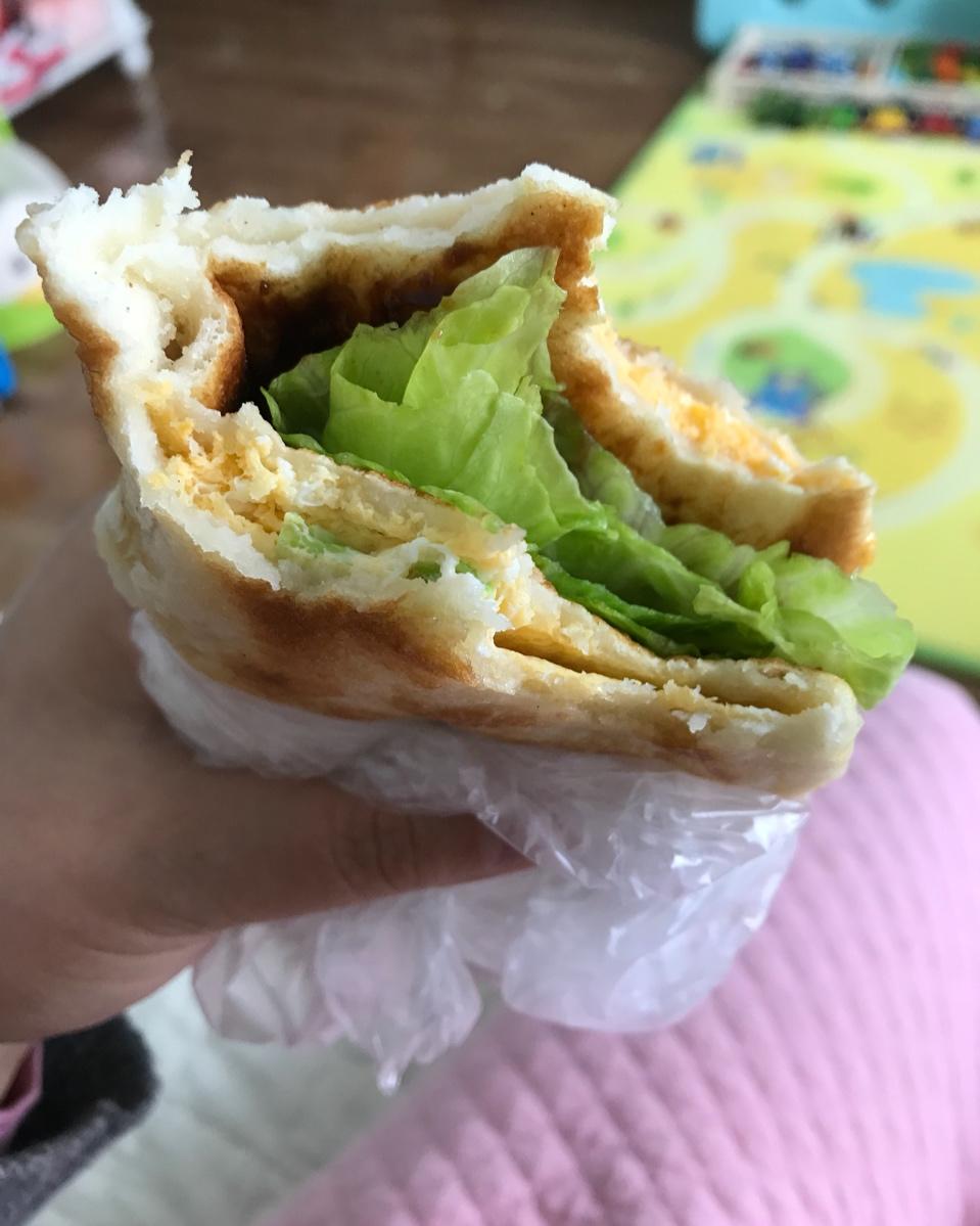 圆鼓鼓的鸡蛋灌饼