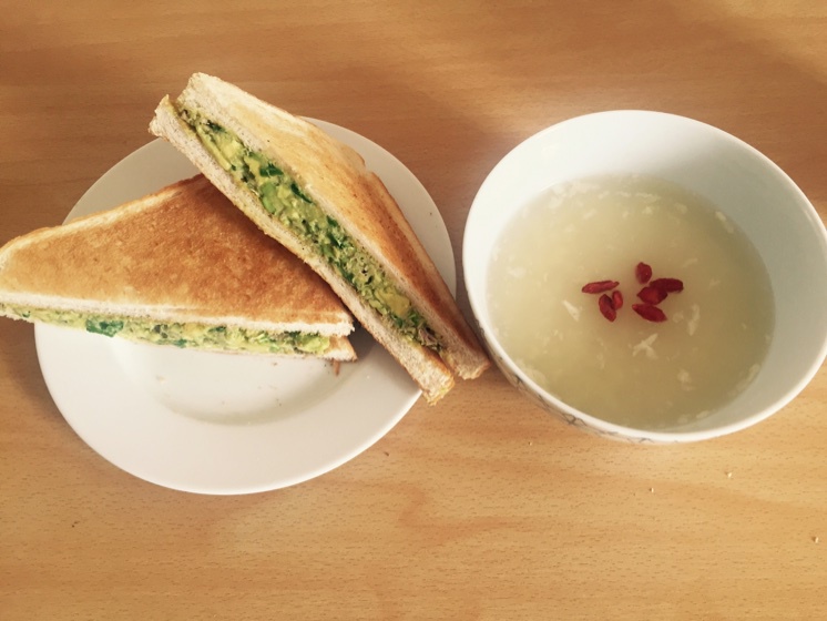 牛油果三明治