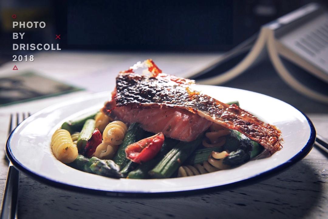 低溫慢煮鮮嫩三文魚（烤箱做Sous-Vide）