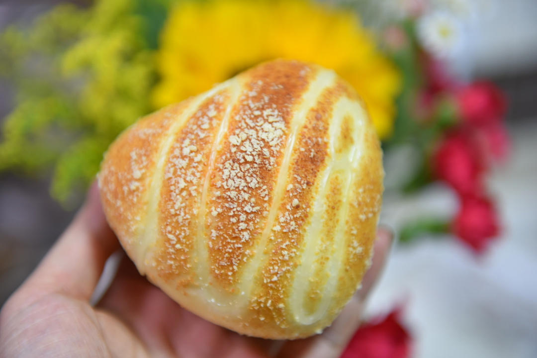 好吃到炸裂的港式菠萝包（附带制作酥皮的小视频）