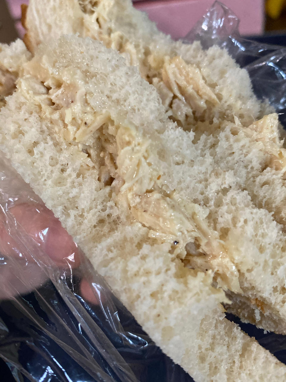 吞拿鱼沙拉三明治