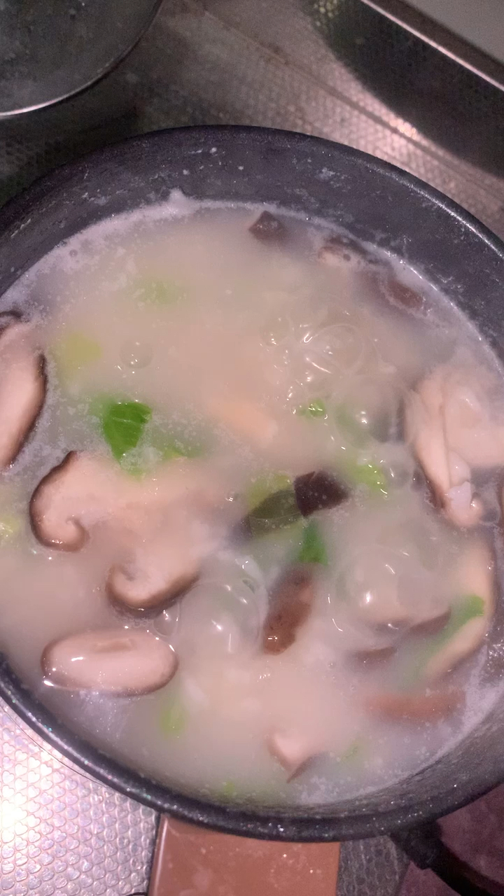 香菇鸡肉粥