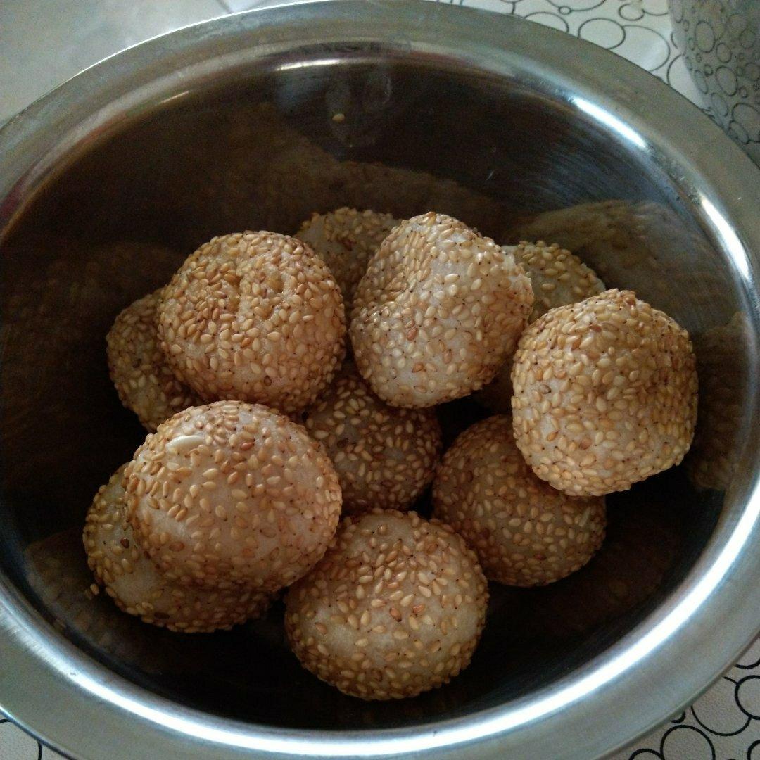 爱吃麻团。