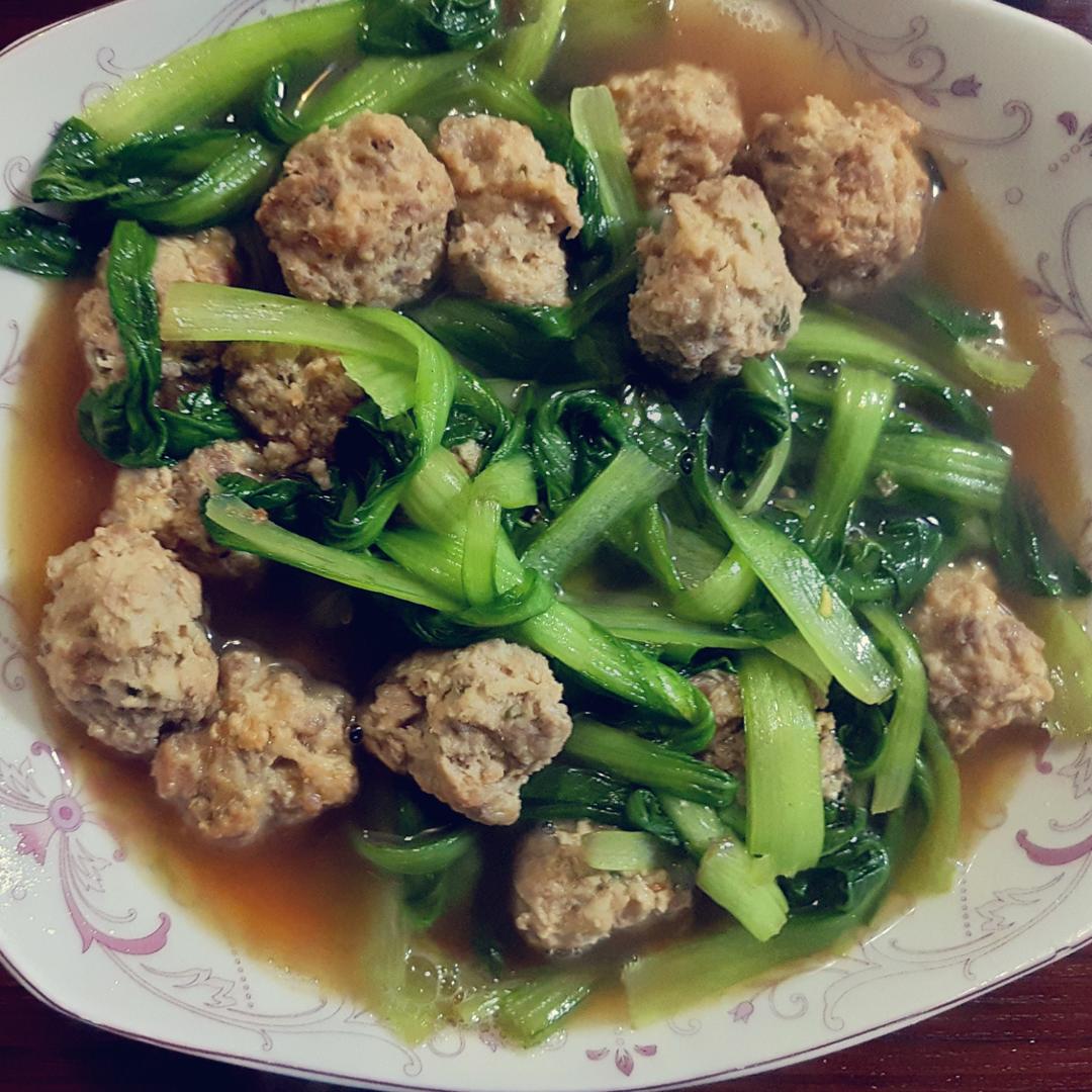 委屈爸爸做的小白菜丸子汤