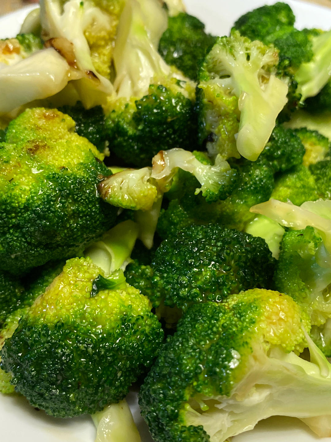 好吃到爆的耗油蒜蓉西兰花(从不修图，喜欢请关注)