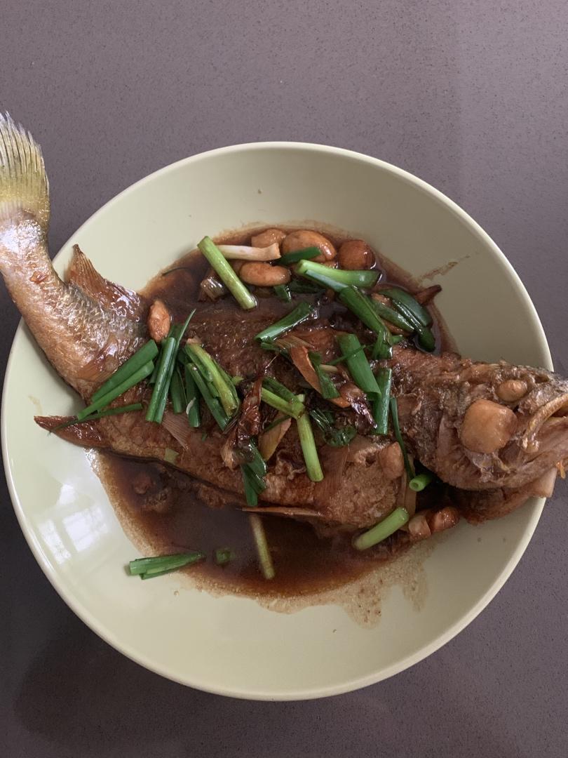 家常烧黄鱼 Yellow sea fish