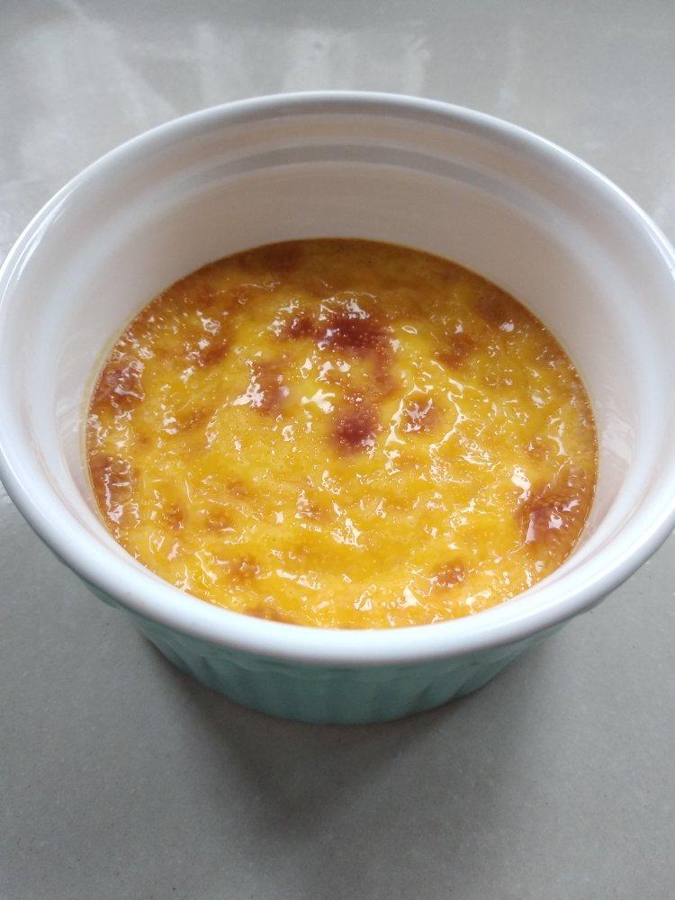 CRÈME BRÛLÉE 法式烤布蕾（焦糖布丁）
