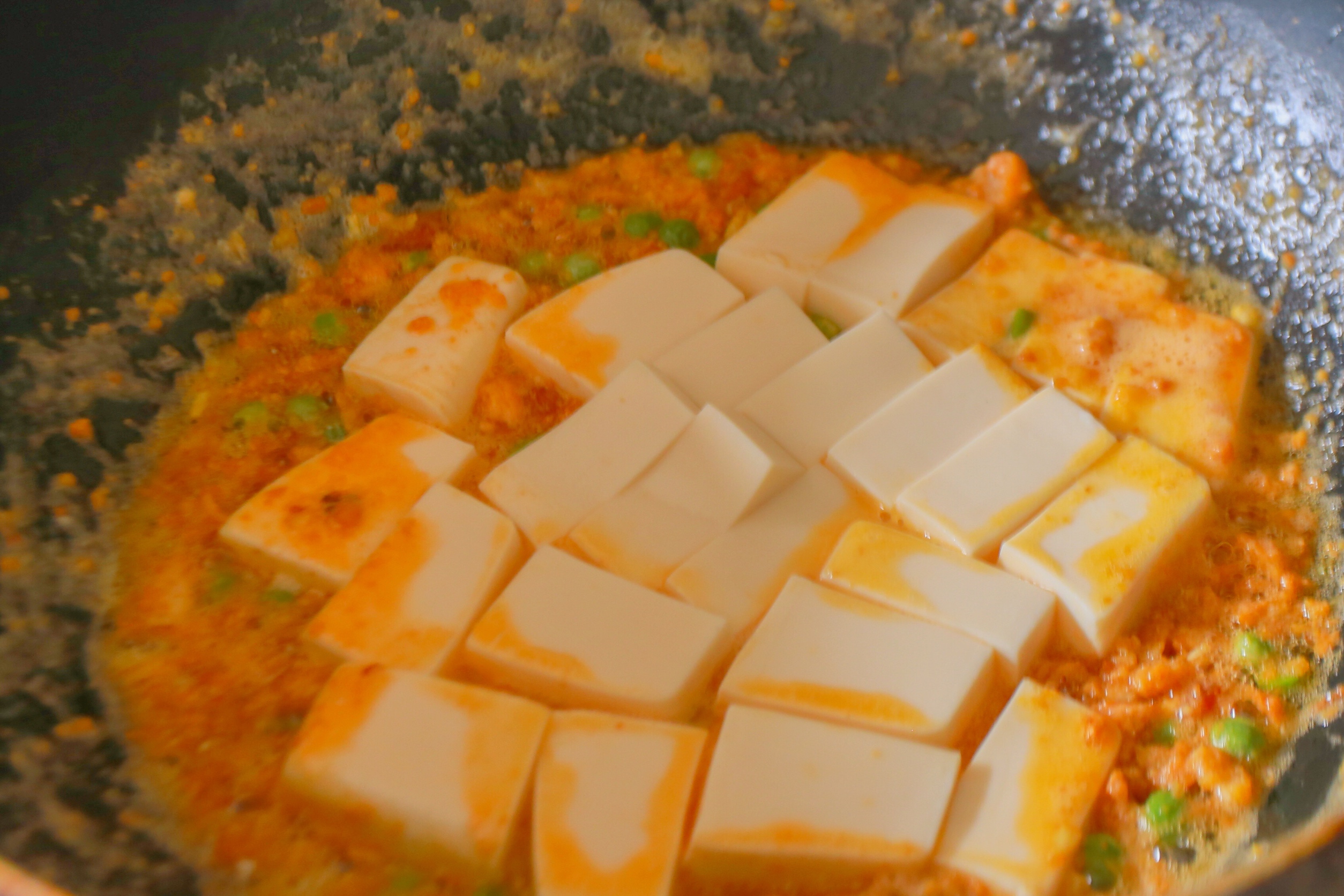 蟹黄豆腐/咸蛋虾仁豆腐的做法 步骤6