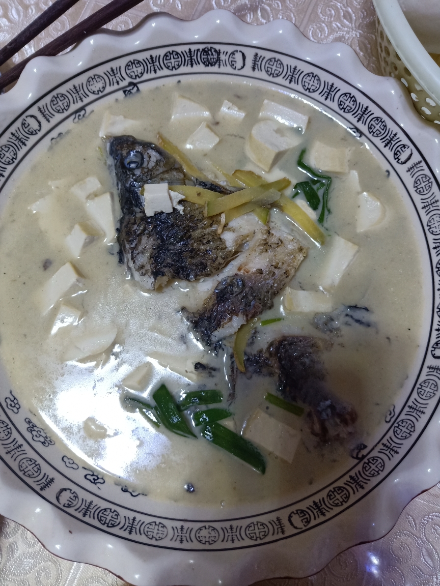 鲤鱼豆腐汤