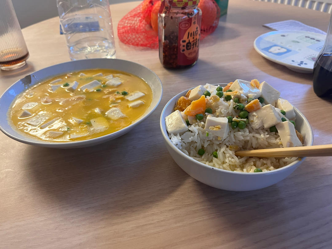 有颜味佳的蟹黄豆腐