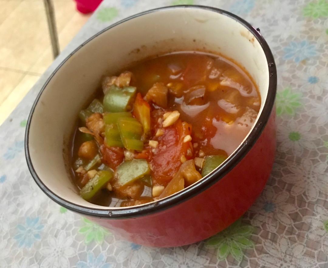 西红柿尖椒炒茄子