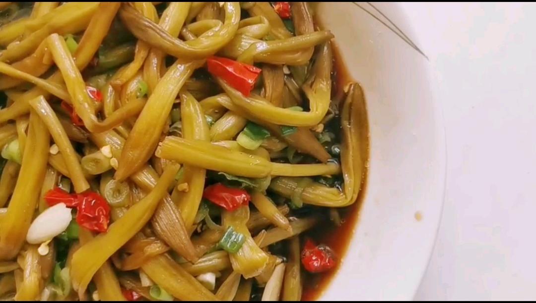凉拌金针菜（黄花菜）