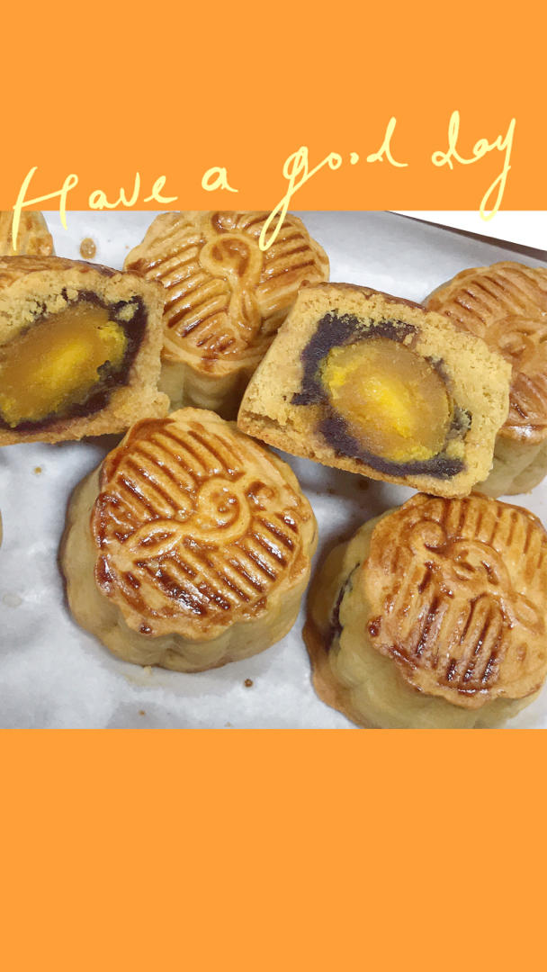 广式月饼－－蛋黄豆沙月饼