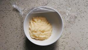 椰蓉牛奶面包卷的做法 步骤4