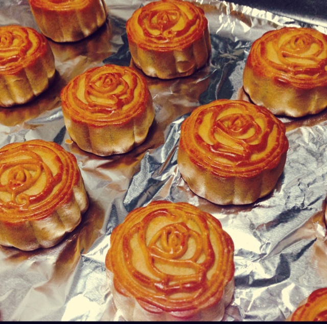 广式月饼——蛋黄莲蓉月饼