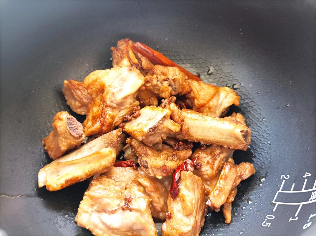 厨师长教你：“玉米排骨汤”的家常做法，营养又美味，先收藏了