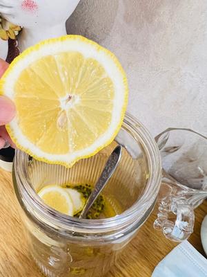 维C爆汁！百香果柠檬青橘苏打水～的做法 步骤3
