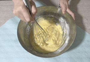清香玉米豌豆玛芬的做法 步骤2