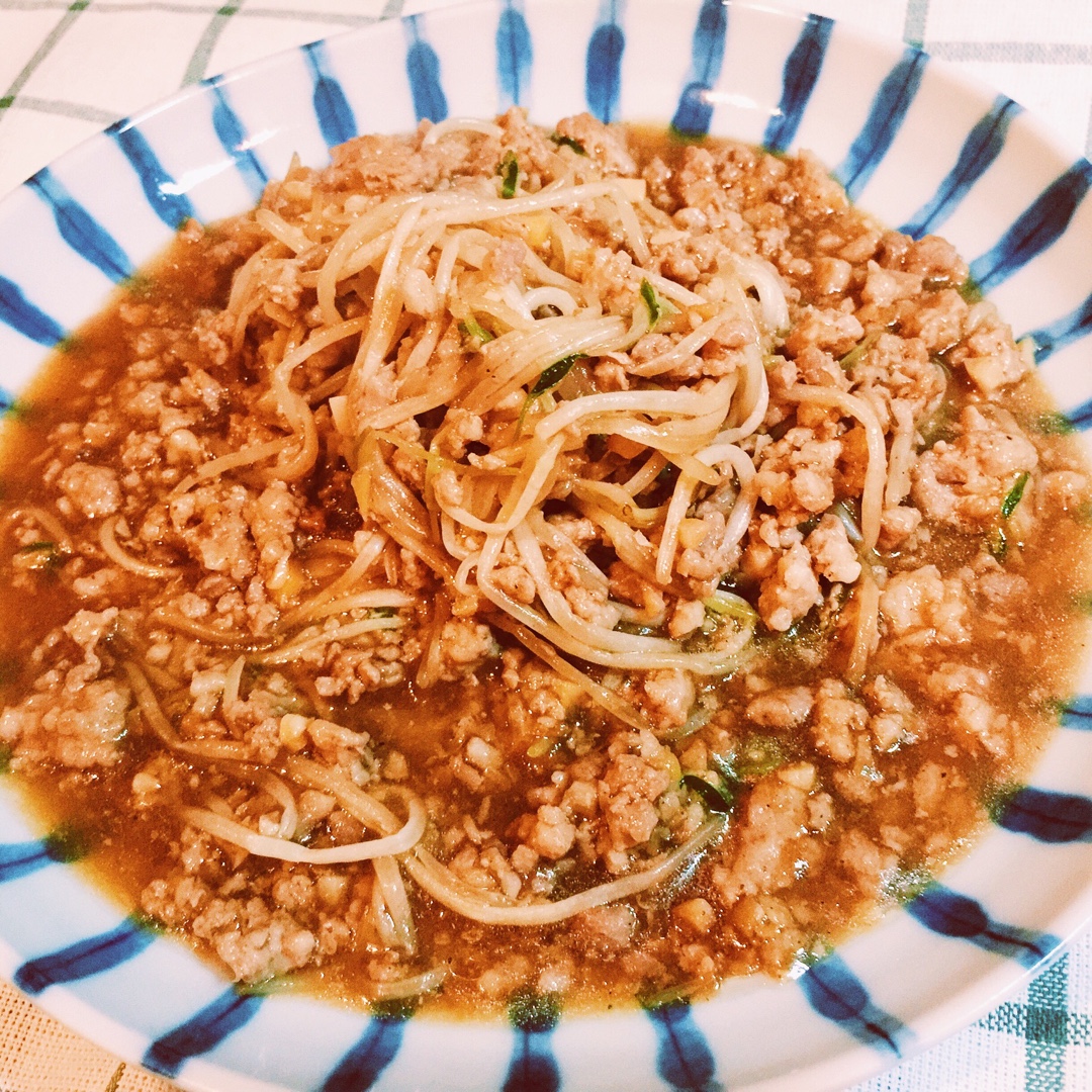 《昨日的美食》之麻婆豆芽菜