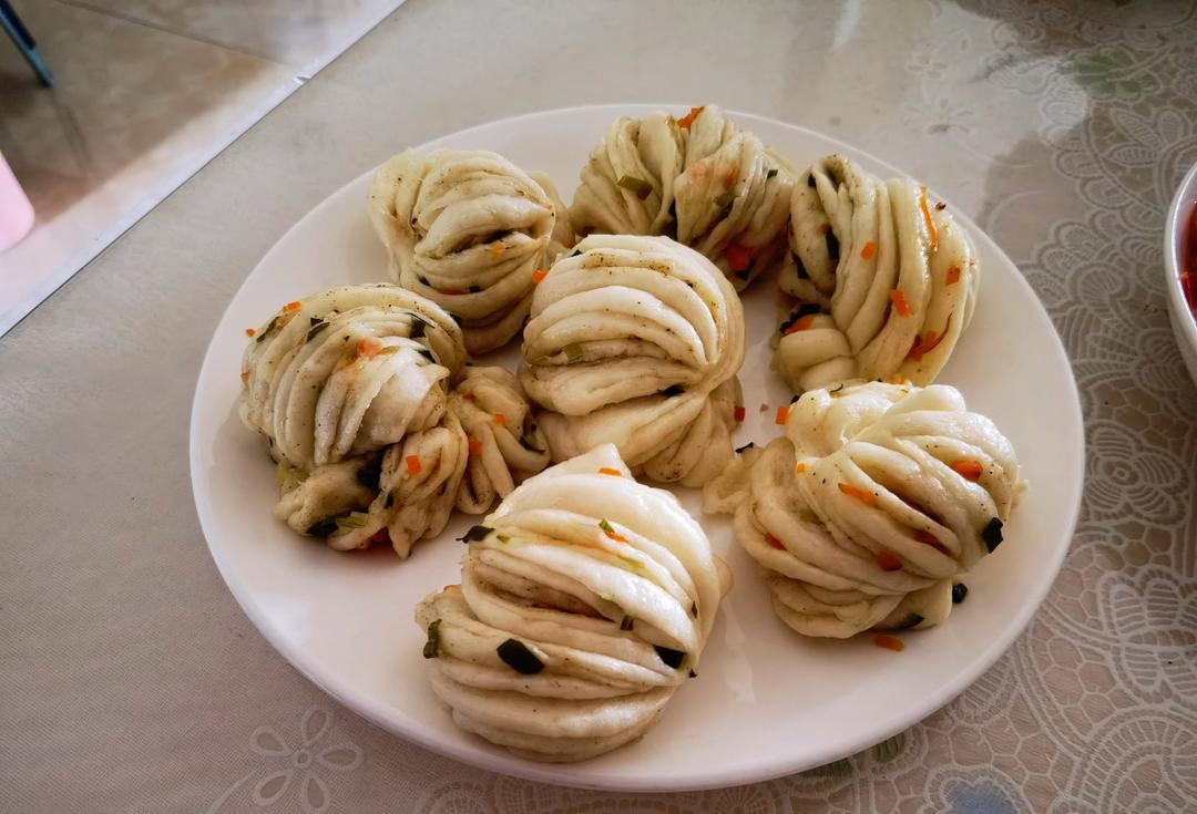 葱油花卷，一根筷子卷出漂亮的造型