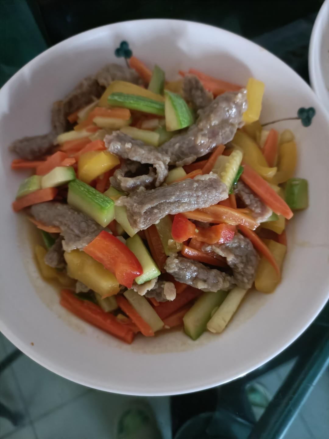 低脂又开胃的西葫芦炒牛肉