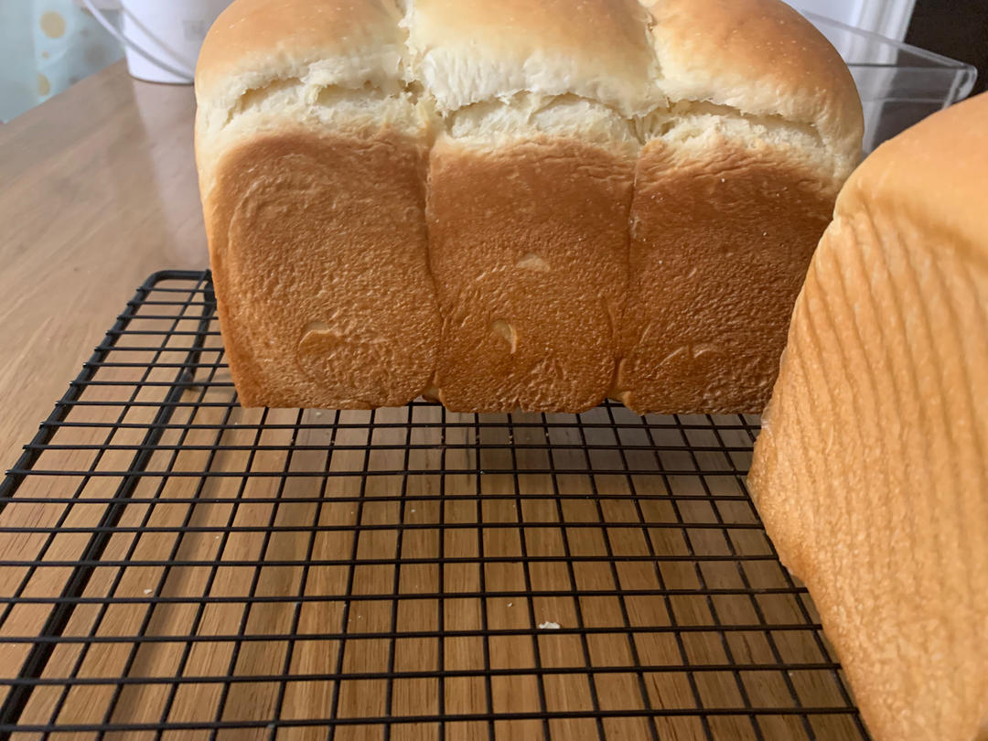 奶香纯粹的重料淡奶油吐司