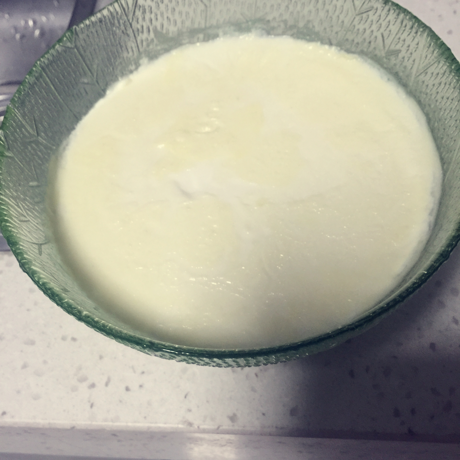 双皮奶（科学方子：淡奶油兑牛奶以假乱真乳脂达到8%的水牛奶，在家轻松做出正宗顺德味儿）