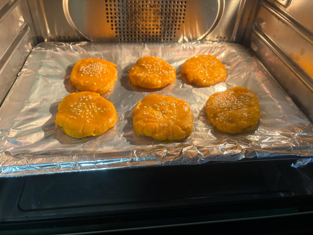 平底锅就能做，香甜软糯的南瓜饼，一次成功