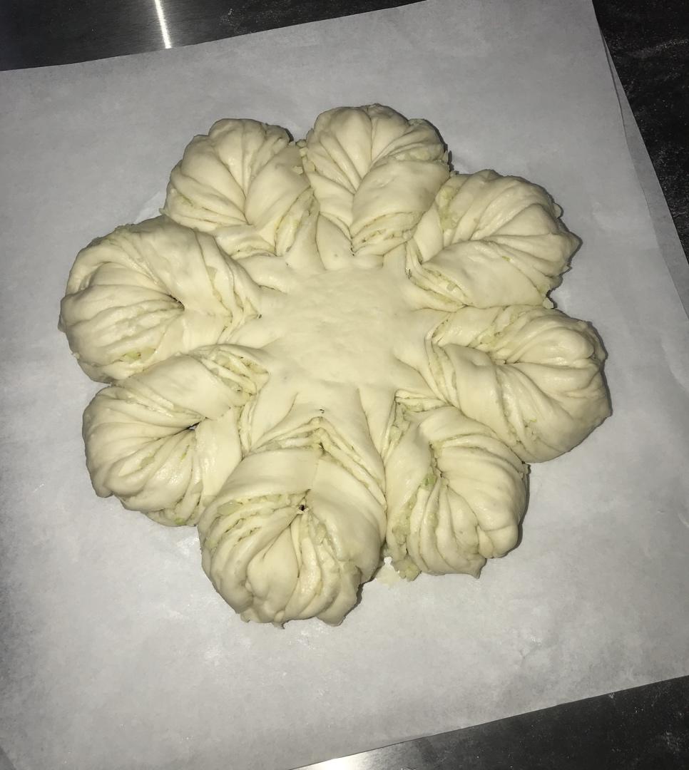 【小高姐】蒜香浓郁 造型优美 不用揉出手膜的面包