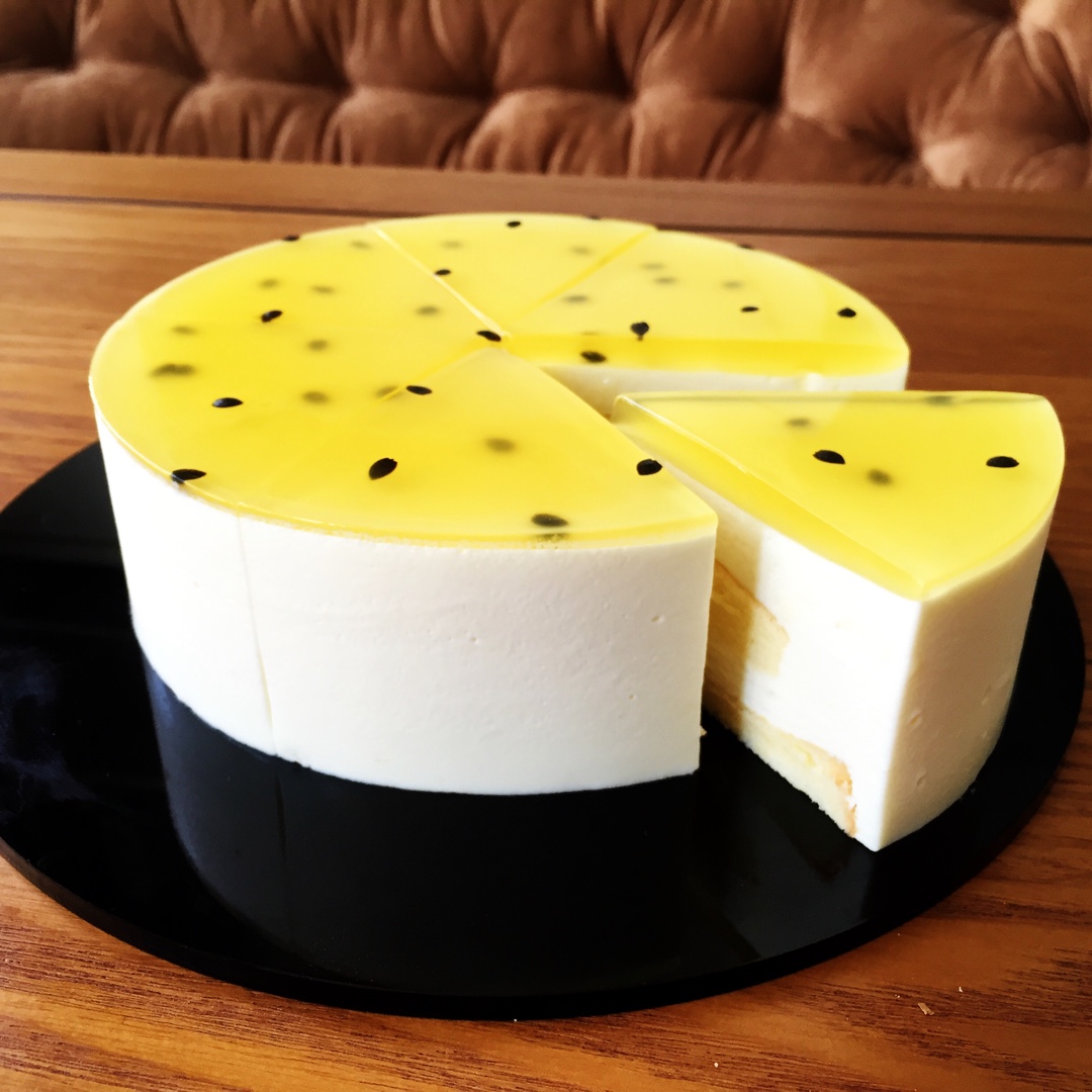 柒月和杯子做的百香果慕斯