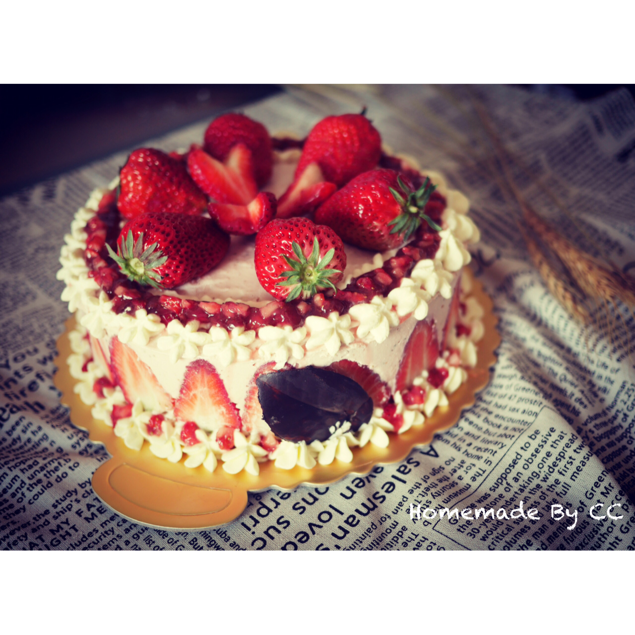 玫瑰草莓慕斯蛋糕