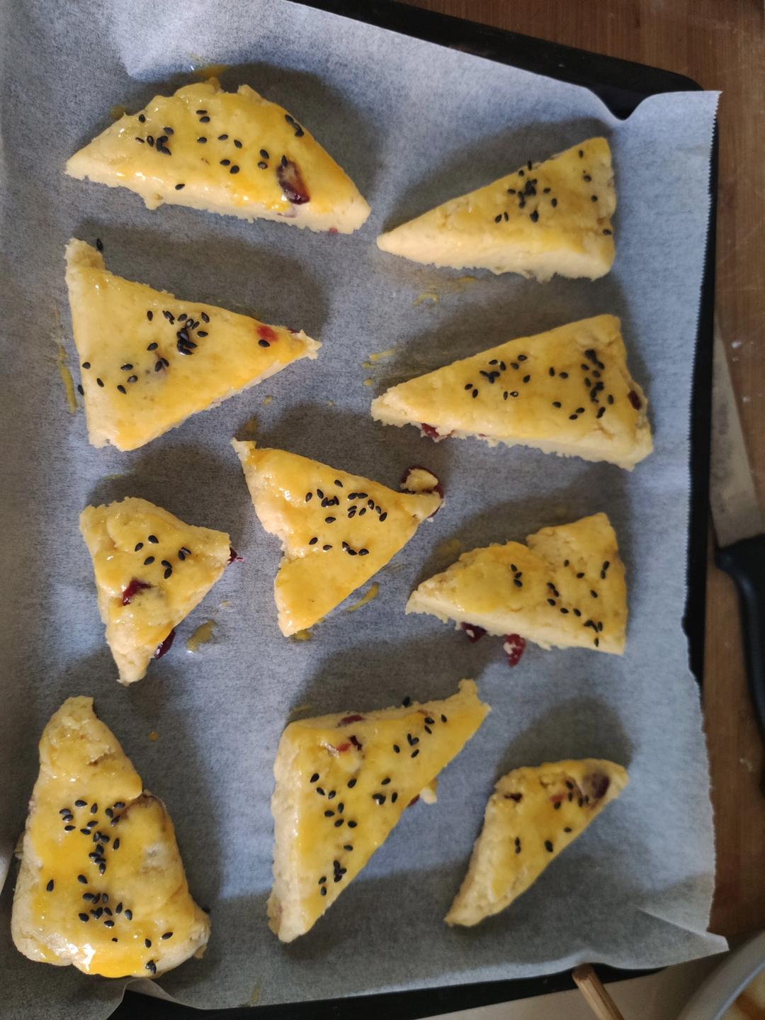 完美裂纹～百分百成功的超好吃奶香司康（禁止搬运）