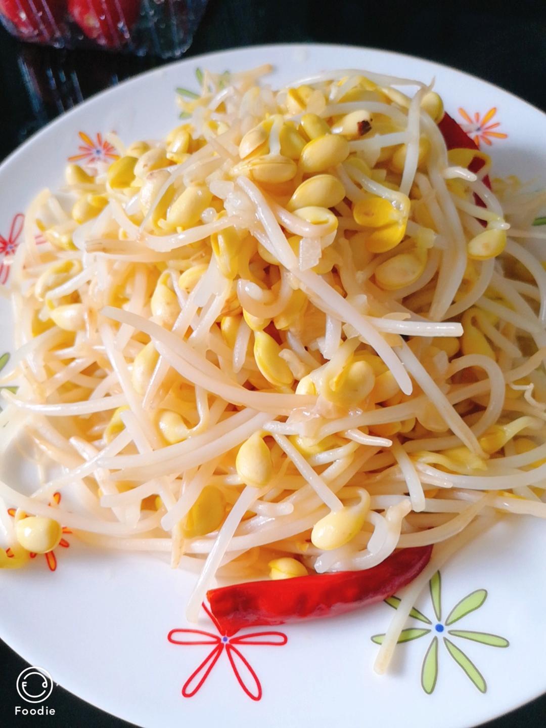 厨师长教你：“炝炒绿豆芽”的家常做法，味道非常赞