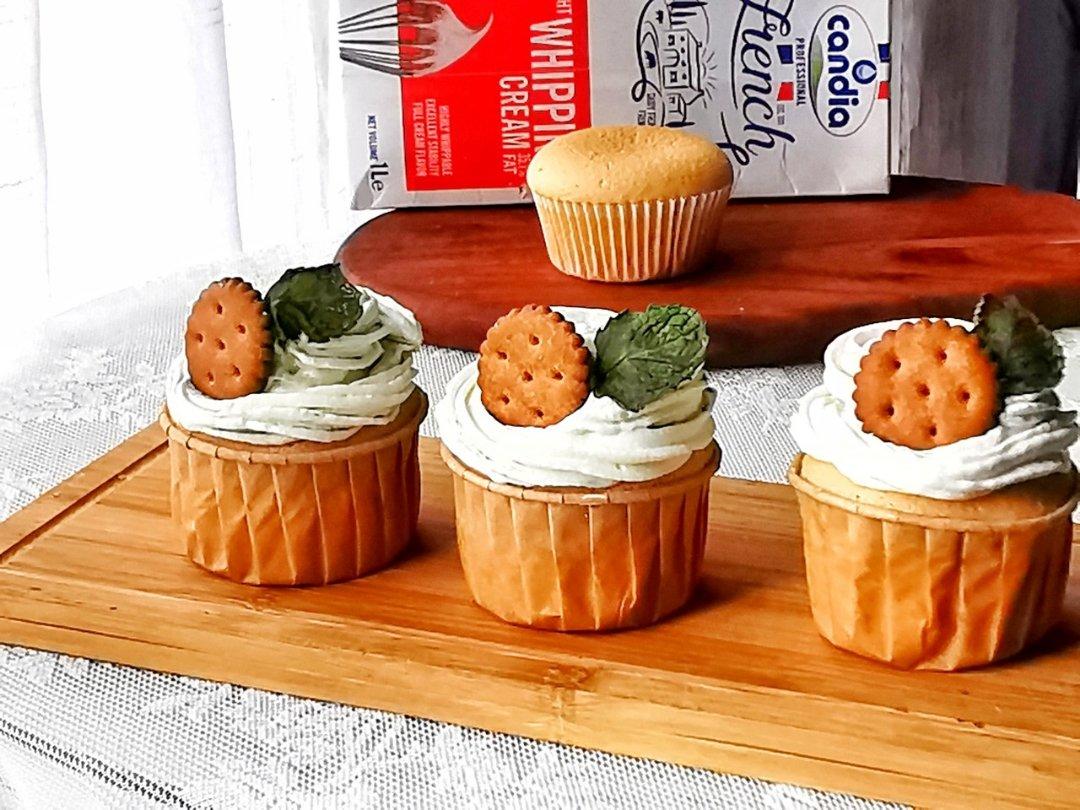 杯子蛋糕（不裂 不塌 不缩的杯子蛋糕）