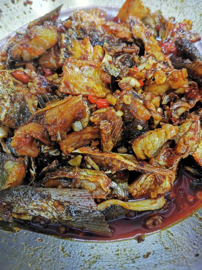 阿呆呆卢比狗做的农家自制酒糟鱼块