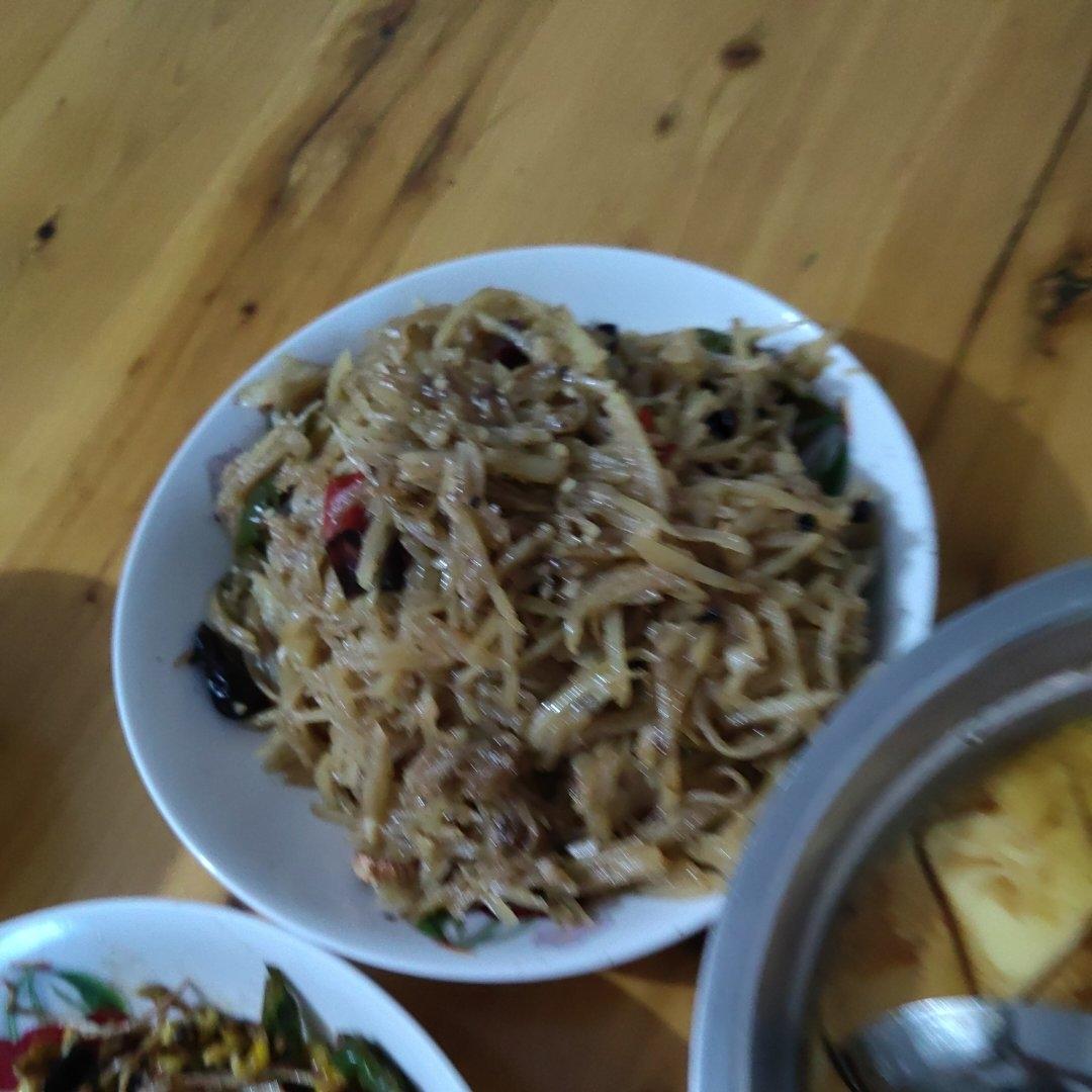 饭店脆脆的酸辣土豆丝家常做法