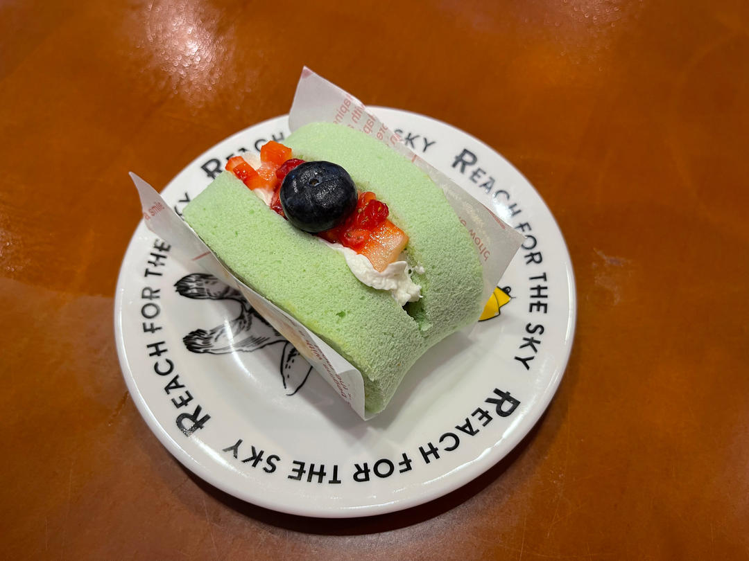草莓抱抱卷