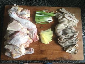 砂锅猪肚鸡的做法 步骤1