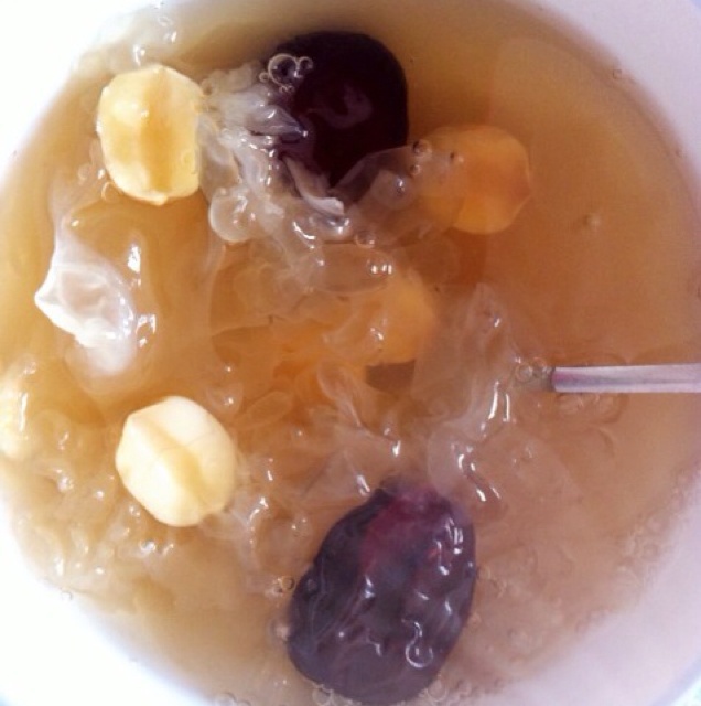 红枣银耳莲子羹