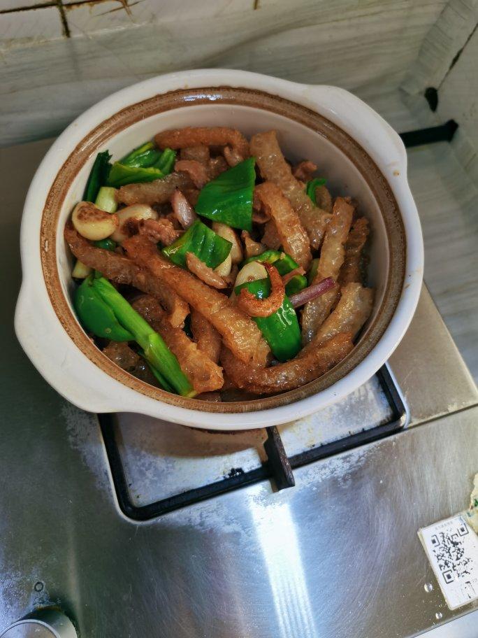 炸猪皮焖排骨