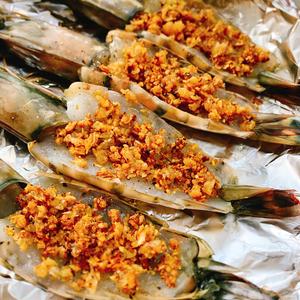 蒜蓉芝士焗大虾的做法 步骤4
