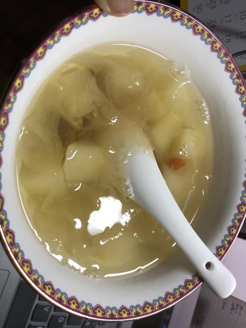 冰糖银耳梨汤