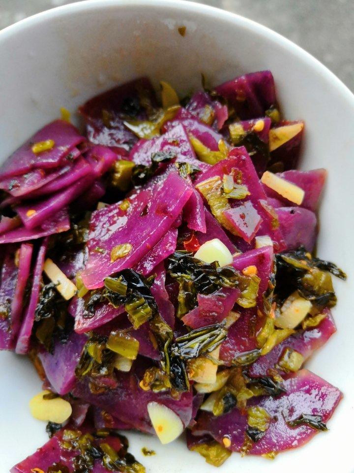 红薯粉版紫薯饼，以为是木薯粉，结果从超市回来一看是红薯粉😭