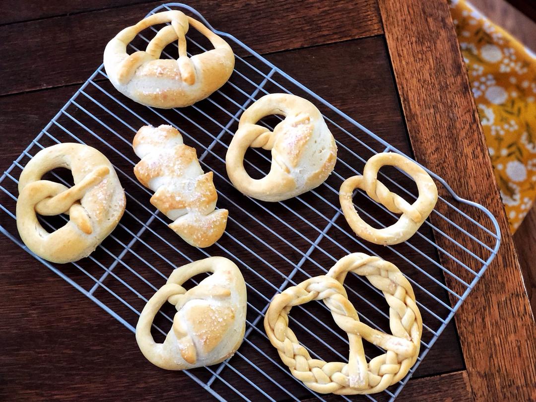 堂妈小厨——碱水面包