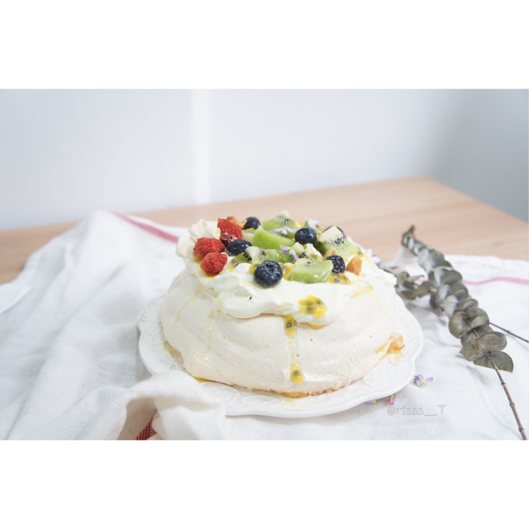 帕夫洛娃蛋白甜饼裸蛋糕 Pavlova
