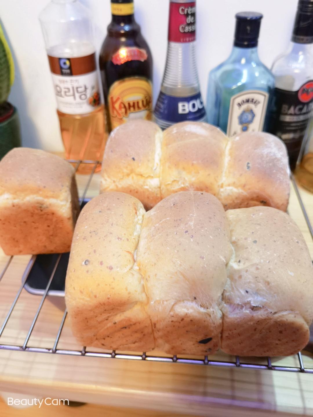 西红柿芝士黑橄榄吐司