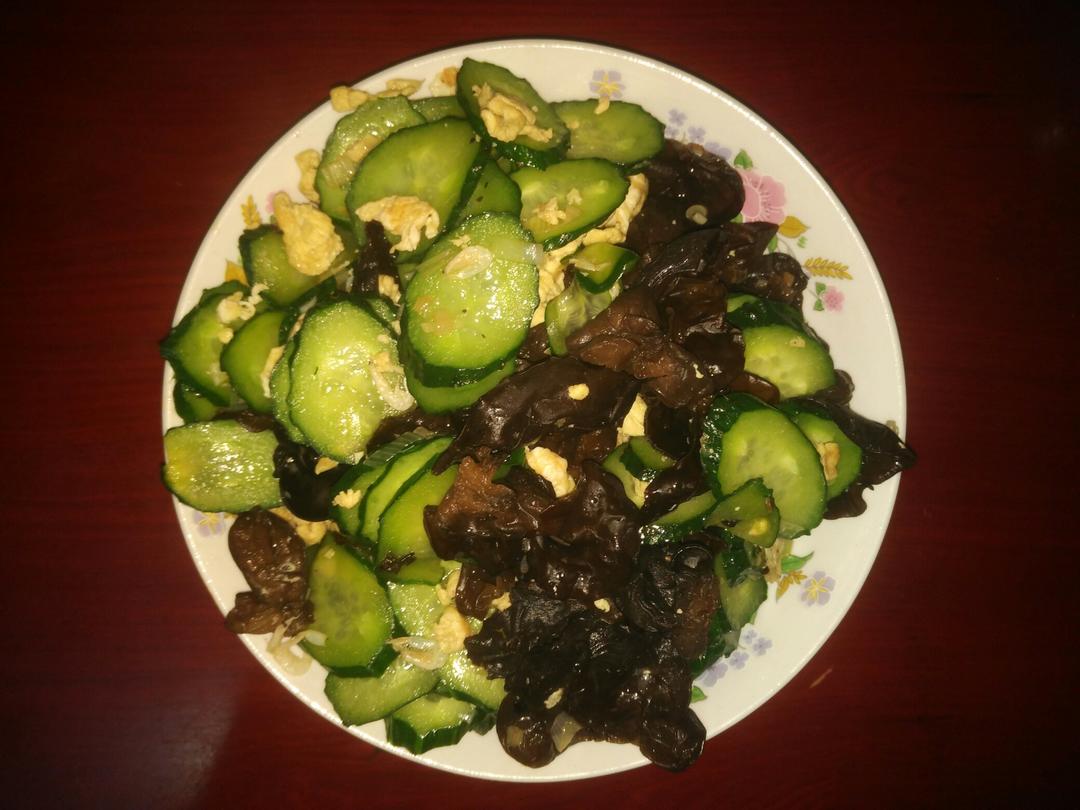 黄瓜木耳炒鸡蛋